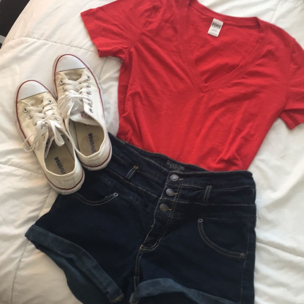 PINK VS Red Vneck